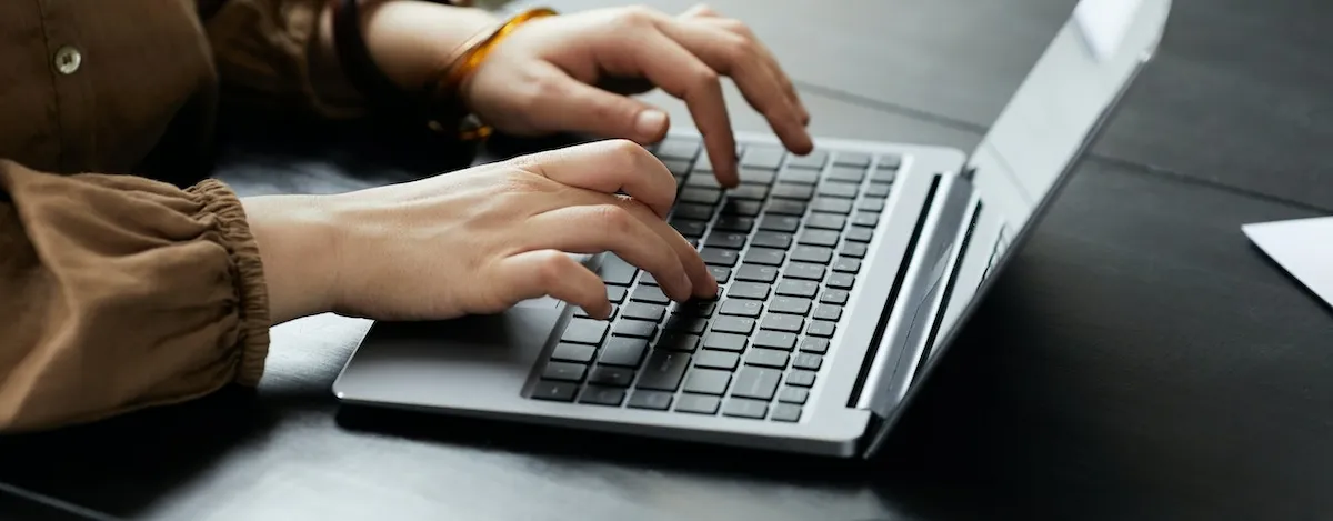 Google Surveys vs Google Forms: Qual é o ideal para você?