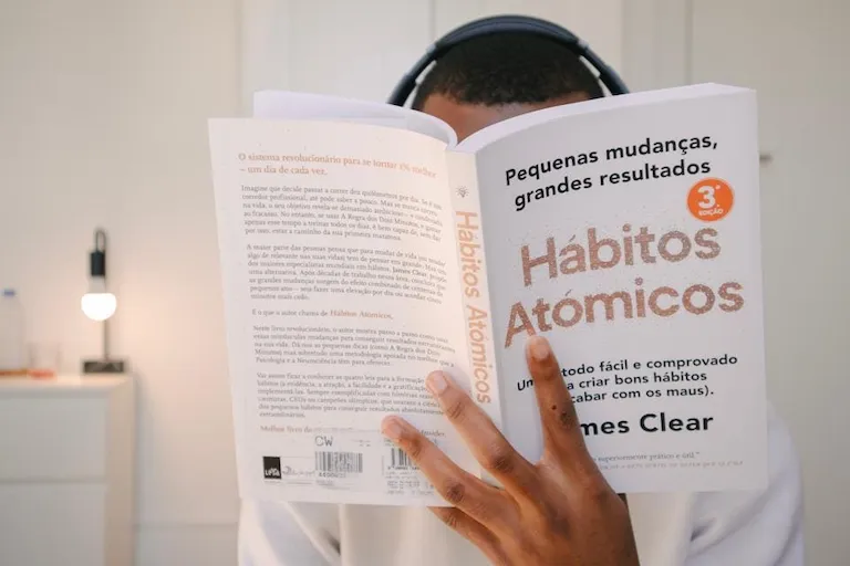 6 Sugestões de ChatGPT Para Aplicar Hábitos Atômicos ao Seu Negócio