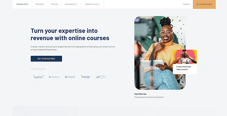 criar um curso online é um ótimo jeito de fazer dinheiro com podcast